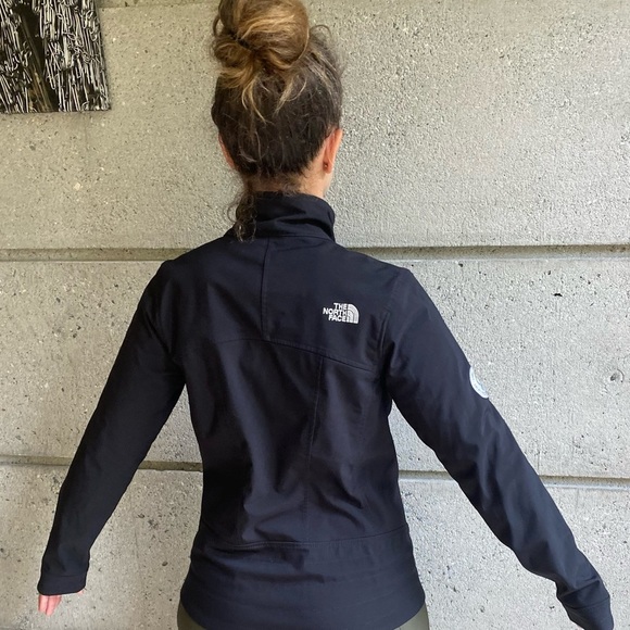 TNF The North Face Windwall Jacket - Picture 11 of 13